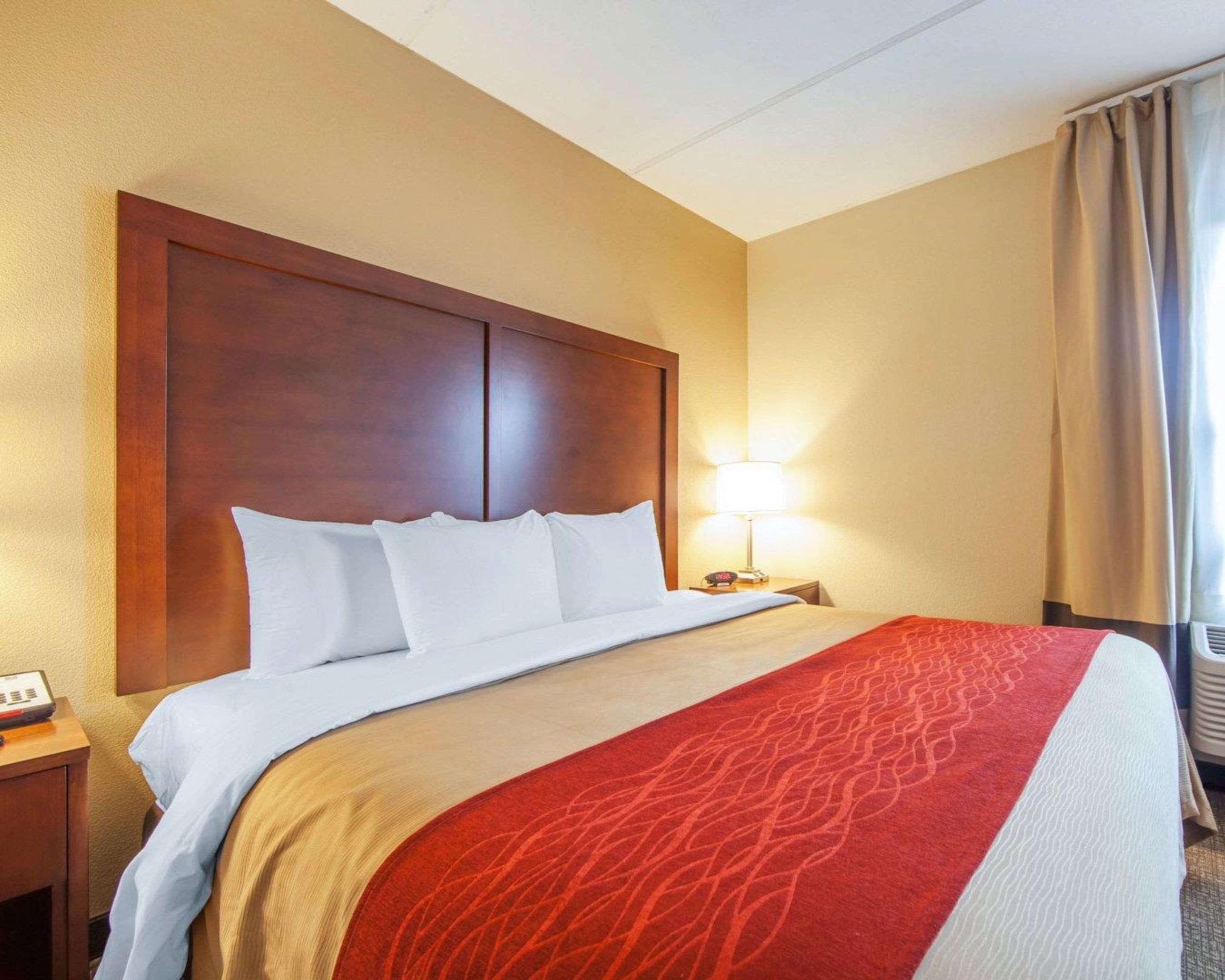 Comfort Inn At Royal Blue Pioneer Exterior foto