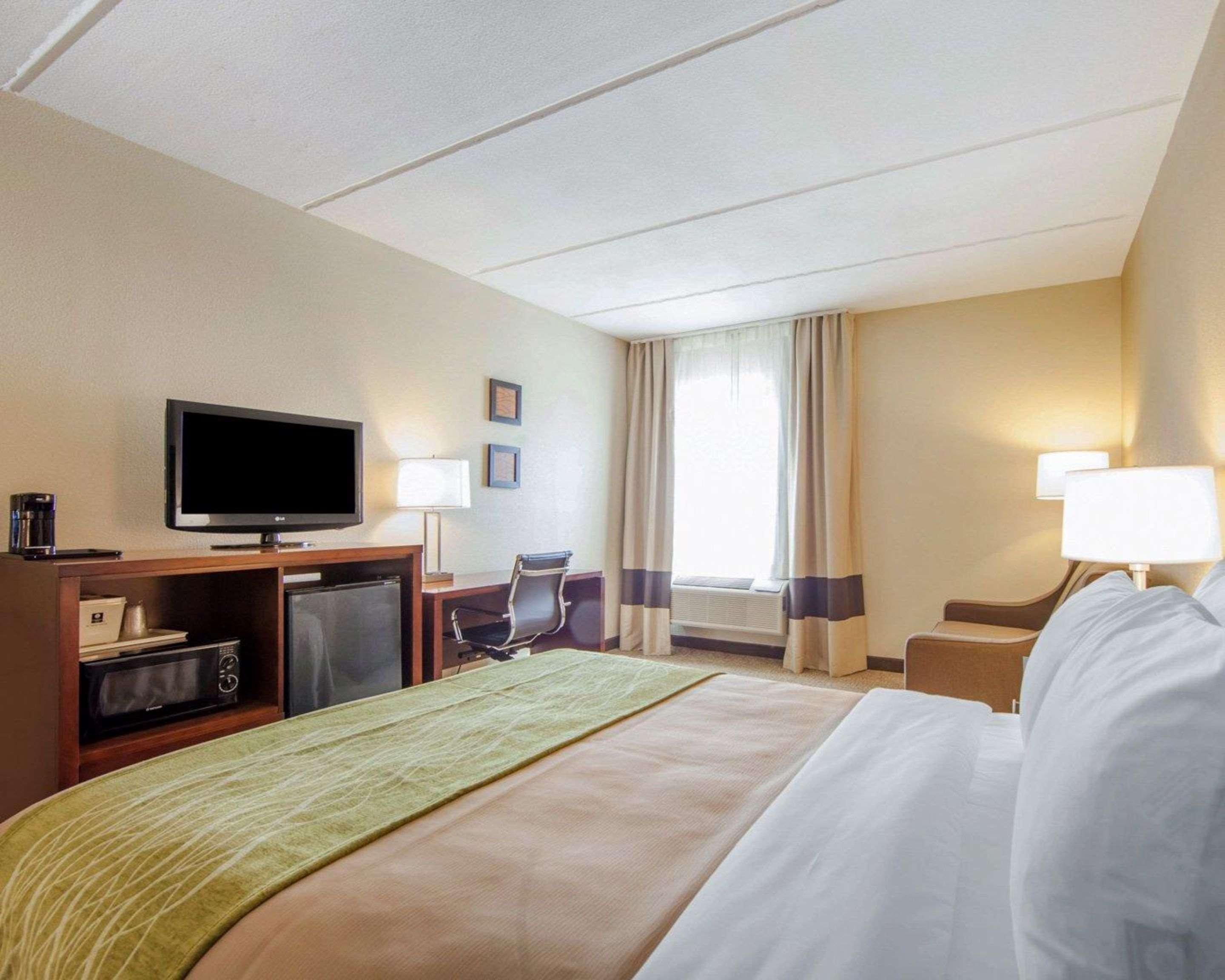 Comfort Inn At Royal Blue Pioneer Exterior foto