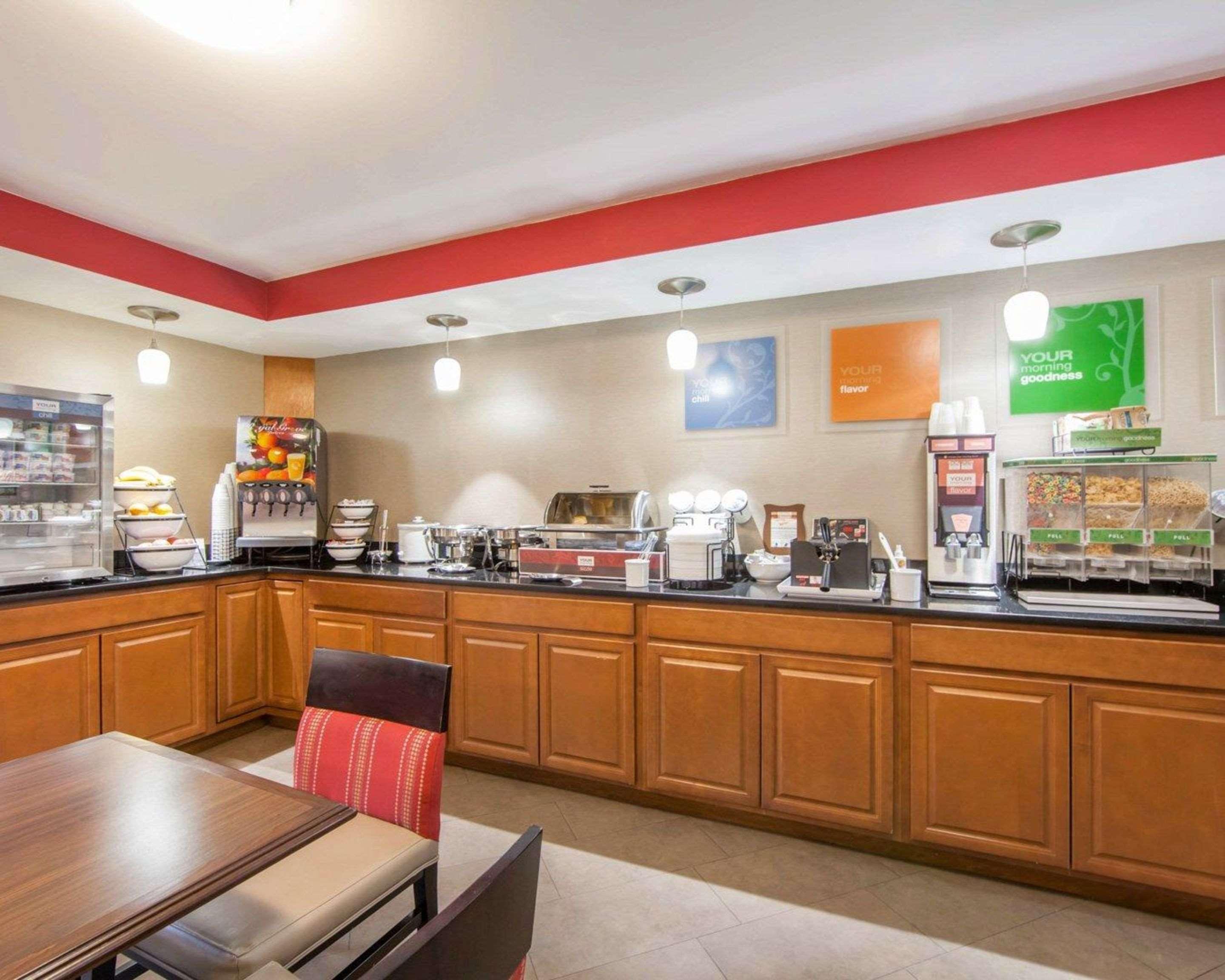 Comfort Inn At Royal Blue Pioneer Exterior foto